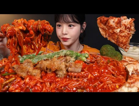 首尔餐饮拼贴：炭火烤架、现代吧台和鸡尾酒